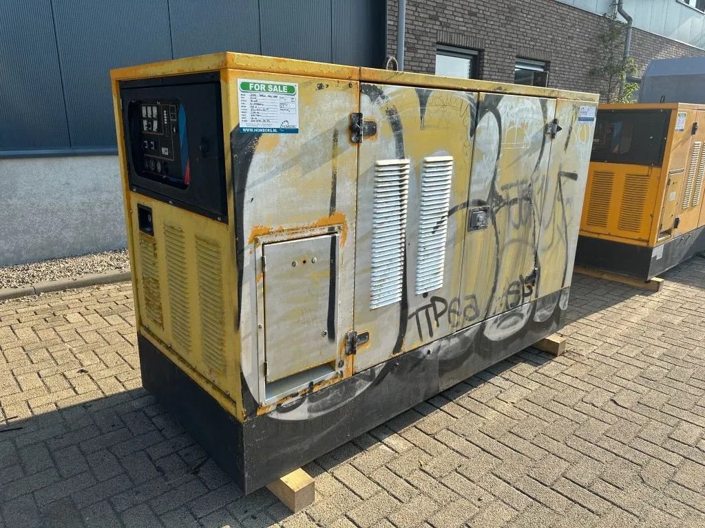 Notstromaggregat tip SDMO Perkins Leroy Somer 40 kVA Silent generatorset ex Emergency 206, Gebrauchtmaschine in VEEN (Poză 2)