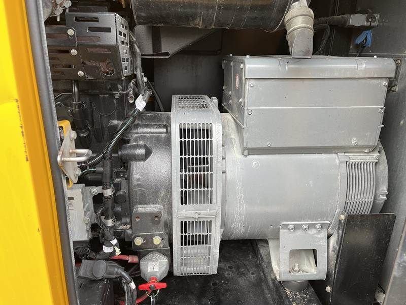 Notstromaggregat van het type SDMO R 110 C3, Gebrauchtmaschine in Waregem (Foto 3)