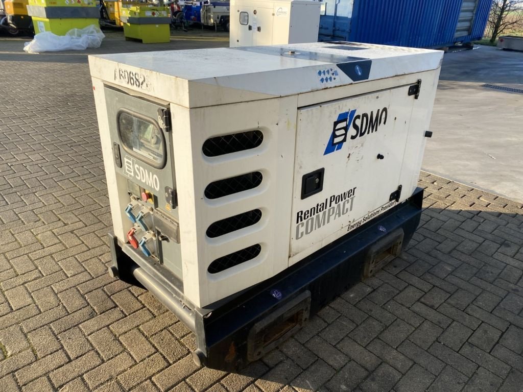 Notstromaggregat typu SDMO R16 Mitsubishi Leroy Somer 16 kVA Silent Rental generatorset, Gebrauchtmaschine v VEEN (Obrázok 3)