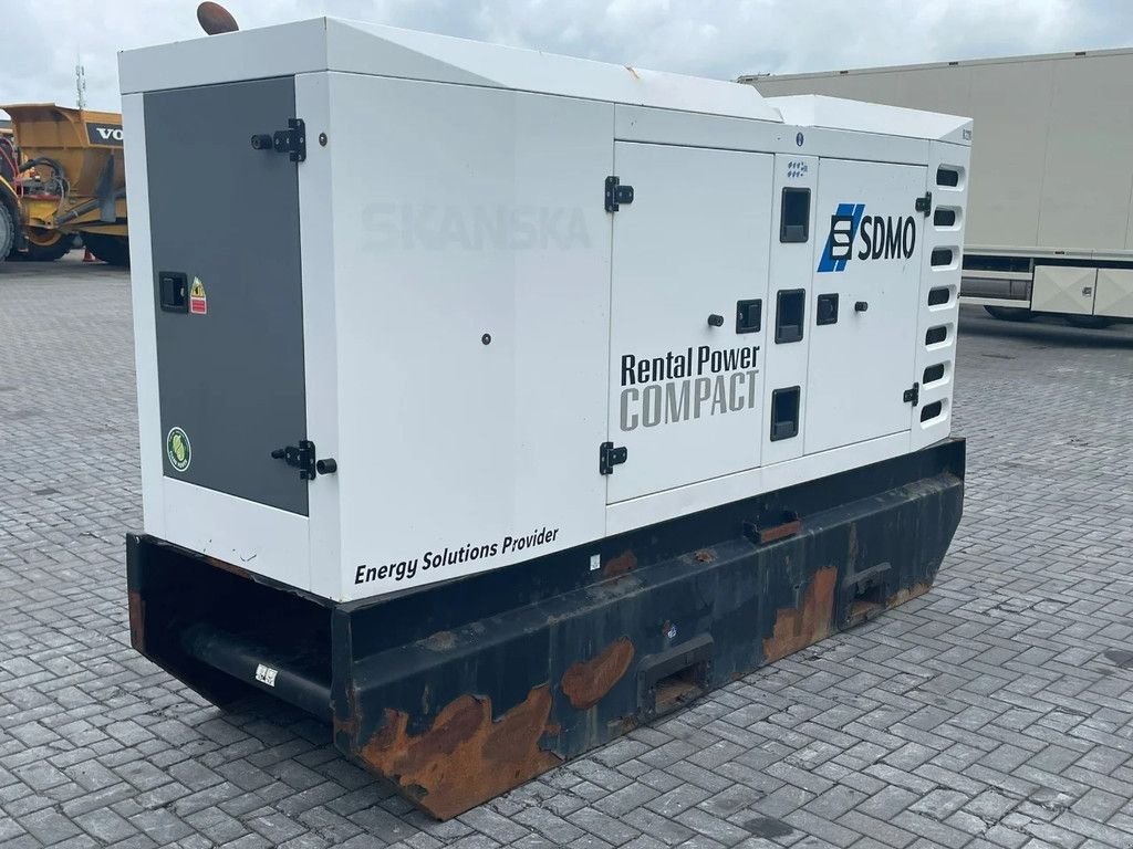 Notstromaggregat tip SDMO R220C3 220 KVA 400/230V, Gebrauchtmaschine in Marknesse (Poză 5)