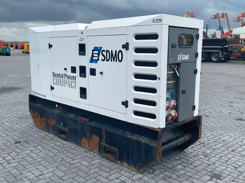 Notstromaggregat του τύπου SDMO R220C3 220 KVA 400/230V, Gebrauchtmaschine σε Marknesse (Φωτογραφία 4)