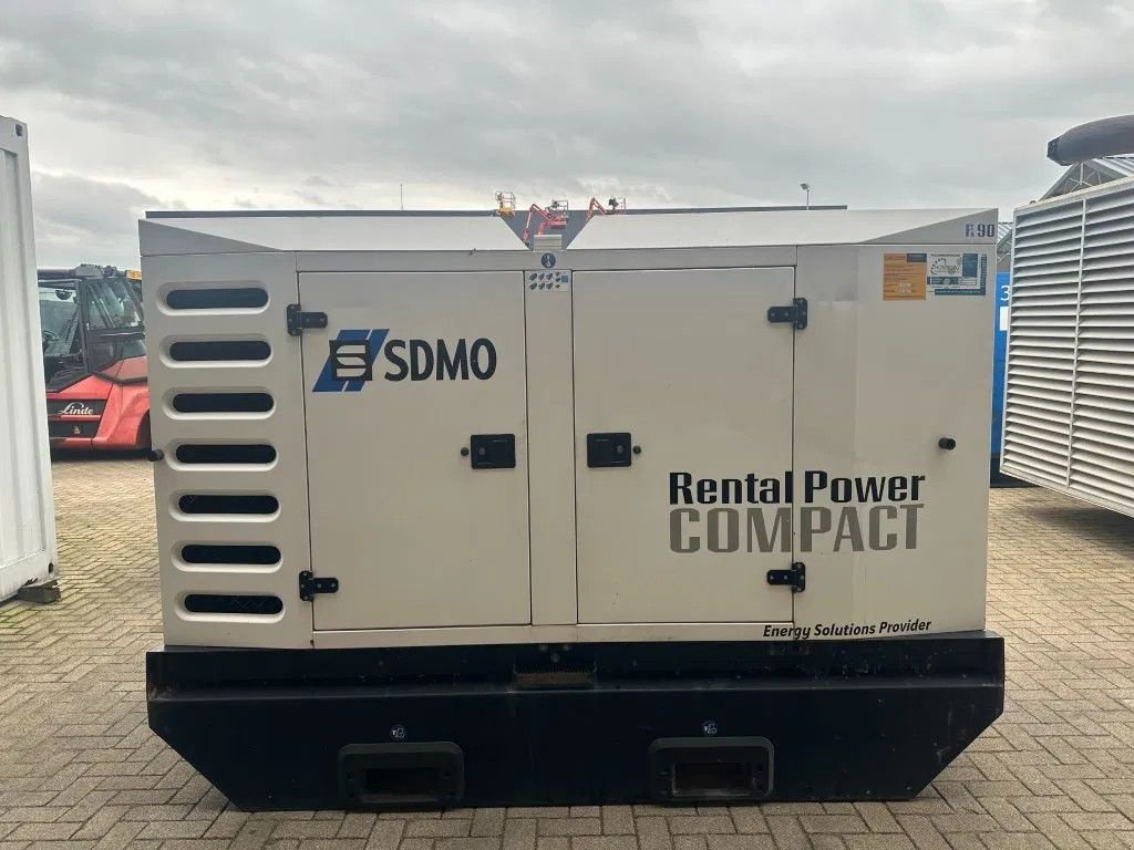 Notstromaggregat typu SDMO R90 C3 John Deere Leroy Somer 90 kVA Silent Rental generatorset, Gebrauchtmaschine w VEEN (Zdjęcie 4)