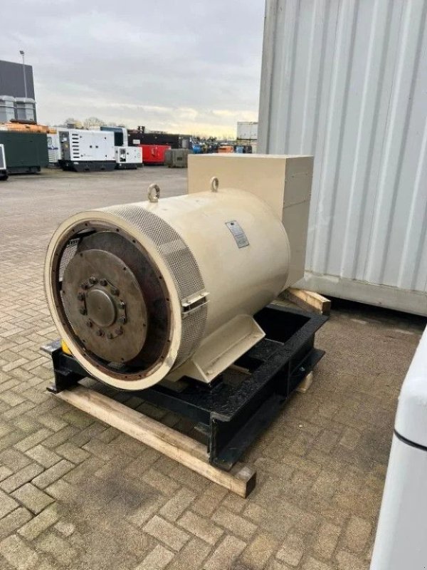 Notstromaggregat typu Sonstige BROADCROWN 1000 kVA generatordeel Alternator as New !, Gebrauchtmaschine v VEEN (Obrázek 5)