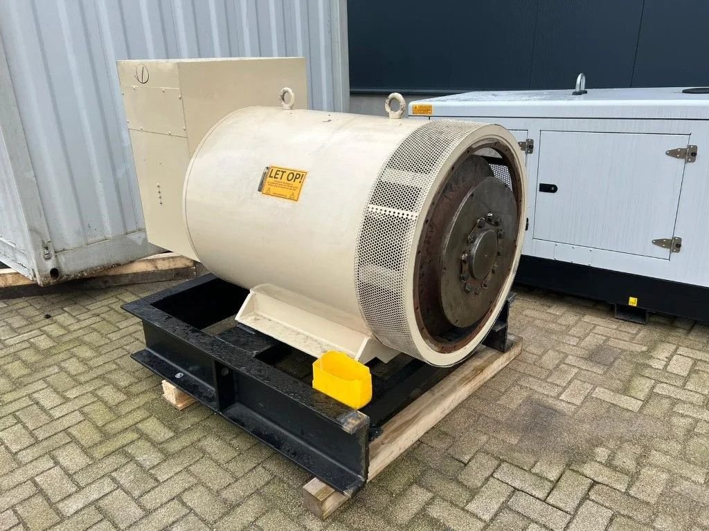 Notstromaggregat des Typs Sonstige BROADCROWN 1000 kVA generatordeel Alternator as New !, Gebrauchtmaschine in VEEN (Bild 1)