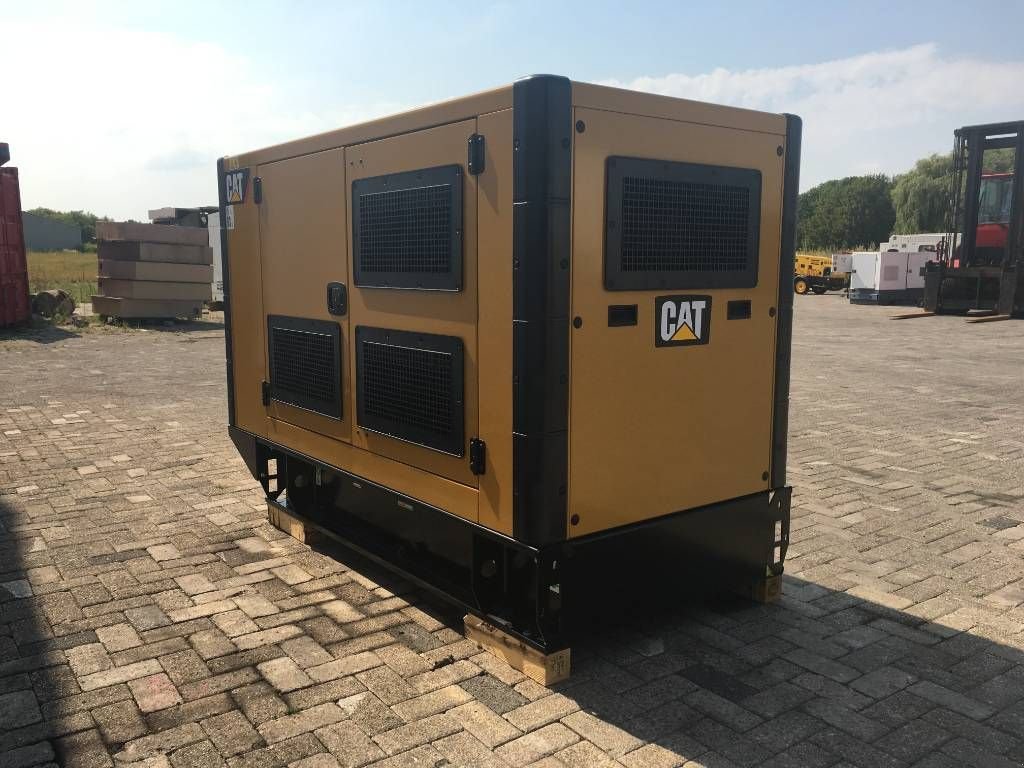 Notstromaggregat от тип Sonstige Cat DE88E0 - 88 kVA Generator - DPX-18012, Neumaschine в Oudenbosch (Снимка 3)