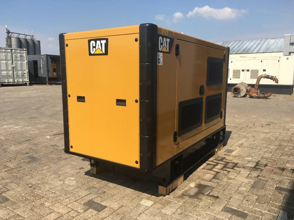 Notstromaggregat of the type Sonstige Cat DE88E0 - 88 kVA Generator - DPX-18012, Neumaschine in Oudenbosch (Picture 4)