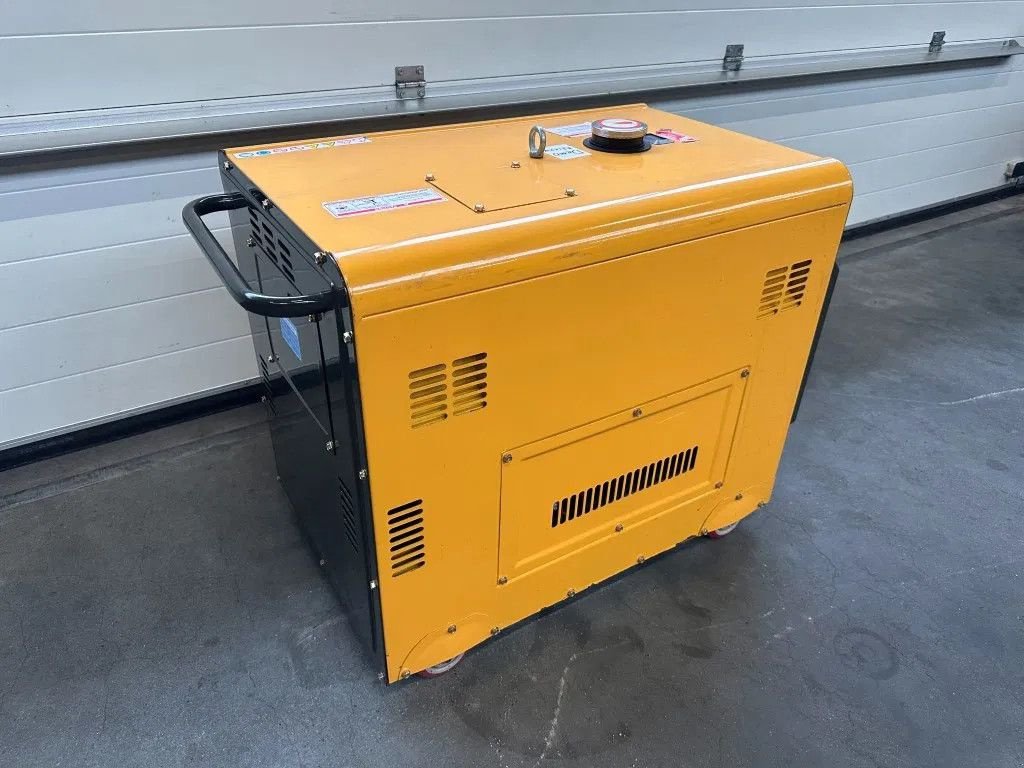 Notstromaggregat Türe ait Sonstige Diesel Diesel Generator UK-9500 5.5 kW 230 en 400 Volt Silent Di, Neumaschine içinde VEEN (resim 10)