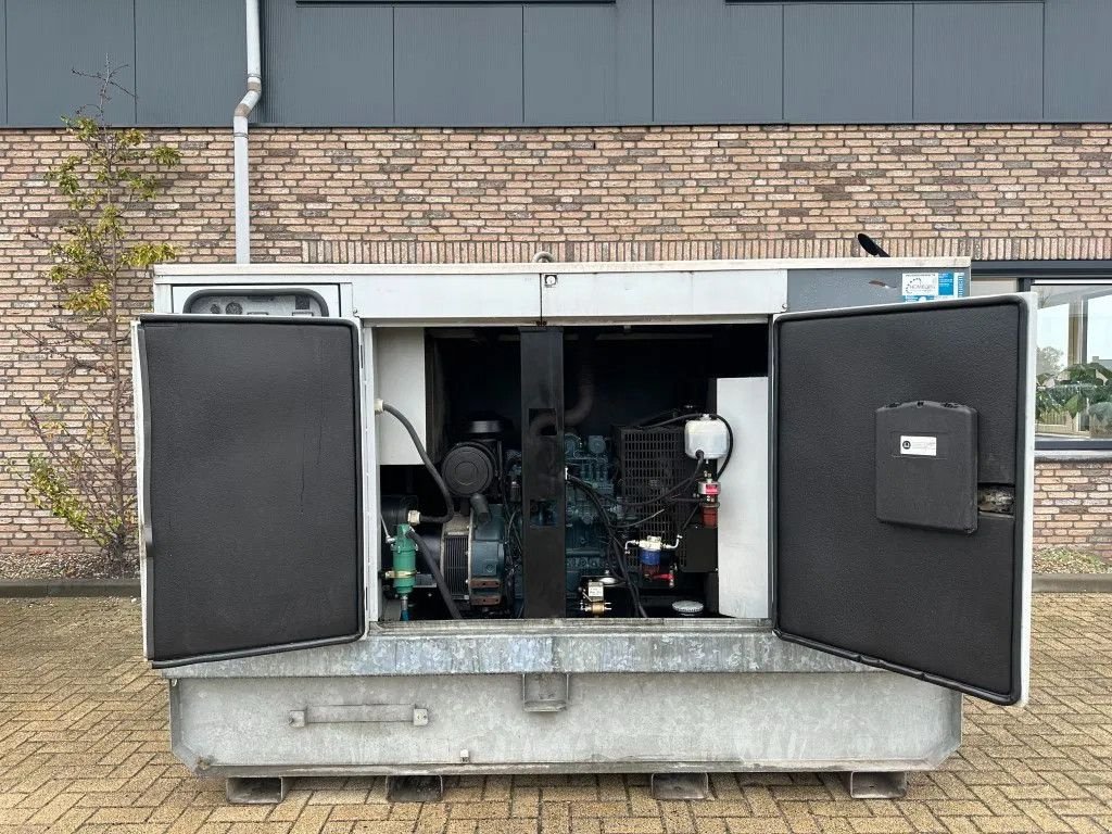 Notstromaggregat des Typs Sonstige Europower EPUS44TDE Kubota leroy Somer 44 kVA Supersilent Rental generator, Gebrauchtmaschine in VEEN (Bild 4)