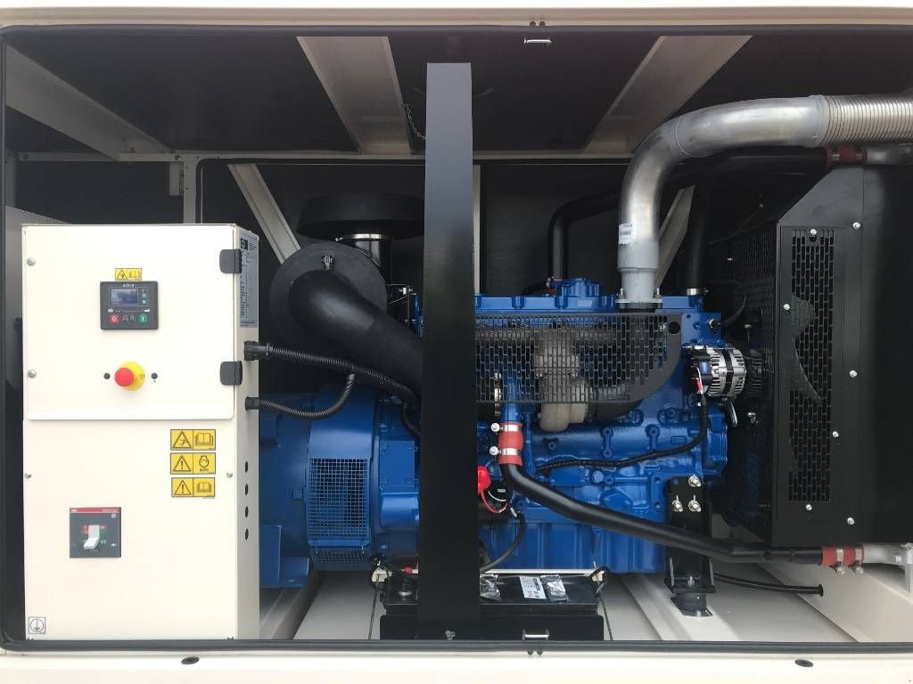 Notstromaggregat du type Sonstige FG Wilson P200-3 - Perkins - 200 kVA Genset - DPX-16011, Neumaschine en Oudenbosch (Photo 4)