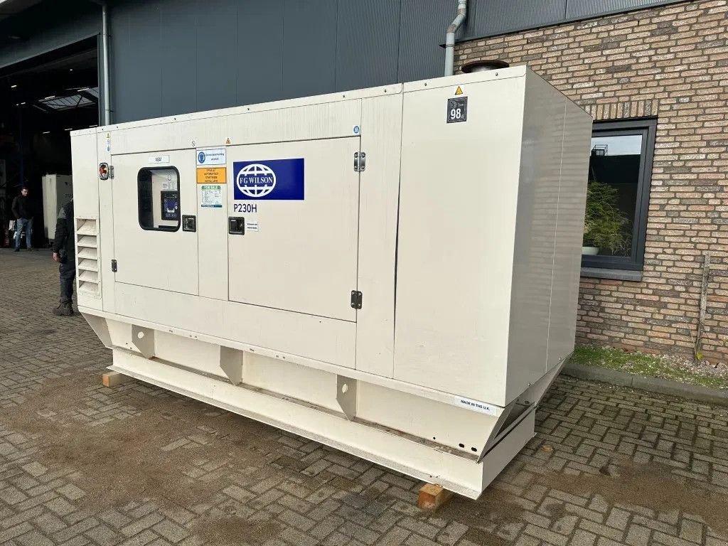 Notstromaggregat van het type Sonstige FG Wilson P230H Perkins 230 kVA Silent generatorset as New ! 165 hours, Gebrauchtmaschine in VEEN (Foto 8)