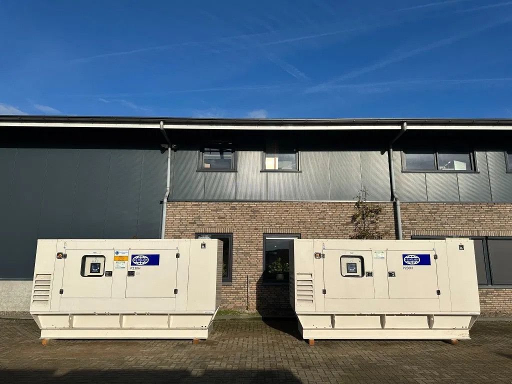 Notstromaggregat van het type Sonstige FG Wilson P230H Perkins 230 kVA Silent generatorset as New ! 165 hours, Gebrauchtmaschine in VEEN (Foto 2)