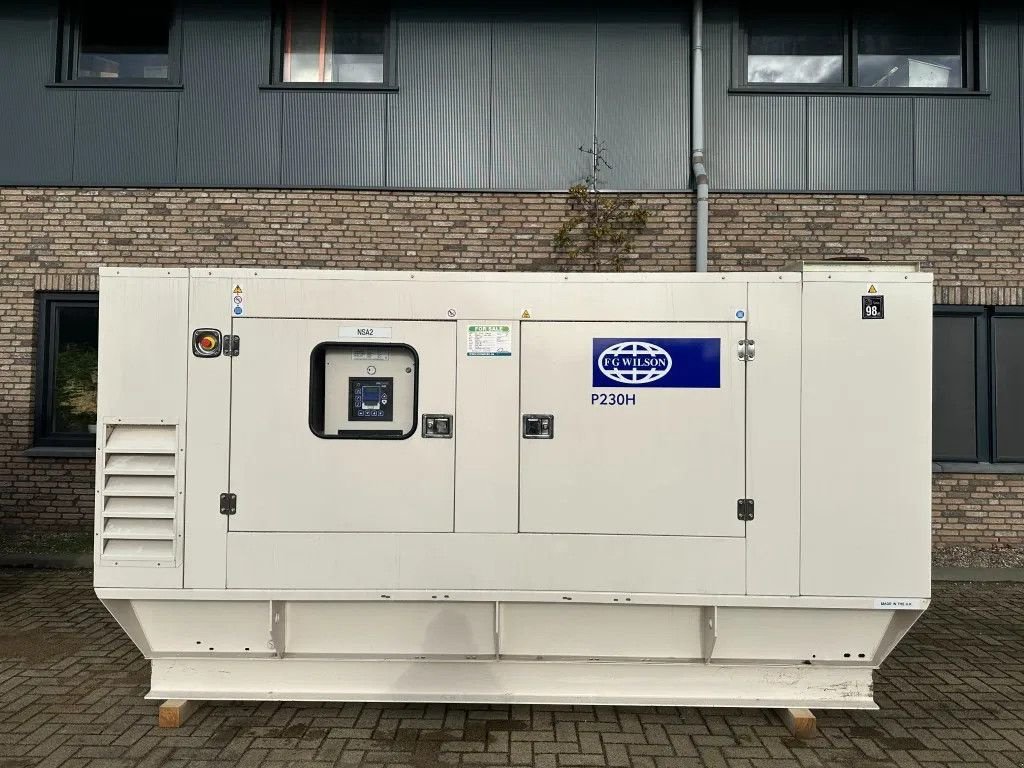 Notstromaggregat van het type Sonstige FG Wilson P230H Perkins 230 kVA Silent generatorset as New ! 165 hours, Gebrauchtmaschine in VEEN (Foto 3)