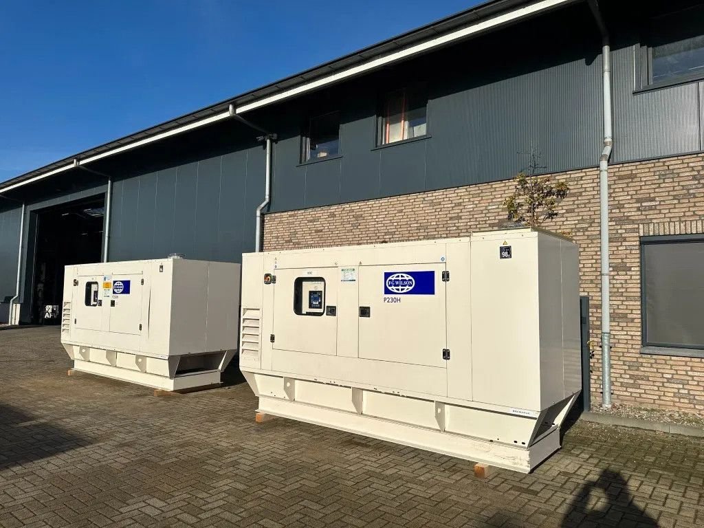 Notstromaggregat of the type Sonstige FG Wilson P230H Perkins 230 kVA Silent generatorset as New ! 192 hours, Gebrauchtmaschine in VEEN (Picture 9)