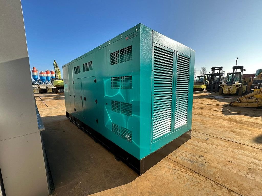 Notstromaggregat des Typs Sonstige Giga power 1000 KVA silent generator set - RT-W800GF, Neumaschine in Velddriel (Bild 9)