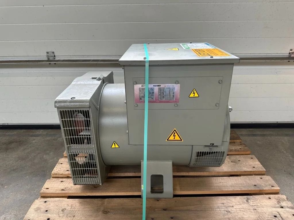 Notstromaggregat del tipo Sonstige Leroy Somer LSA 44.2S7 C9/4 Alternator 150 kVA Generatordeel New ! Overstock, Neumaschine en VEEN (Imagen 4)