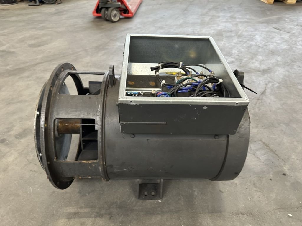 Notstromaggregat du type Sonstige Mecc Alte ECP32 2S4 Generatordeel 35 kVA Alternator as New ! 2018 overstoc, Gebrauchtmaschine en VEEN (Photo 9)