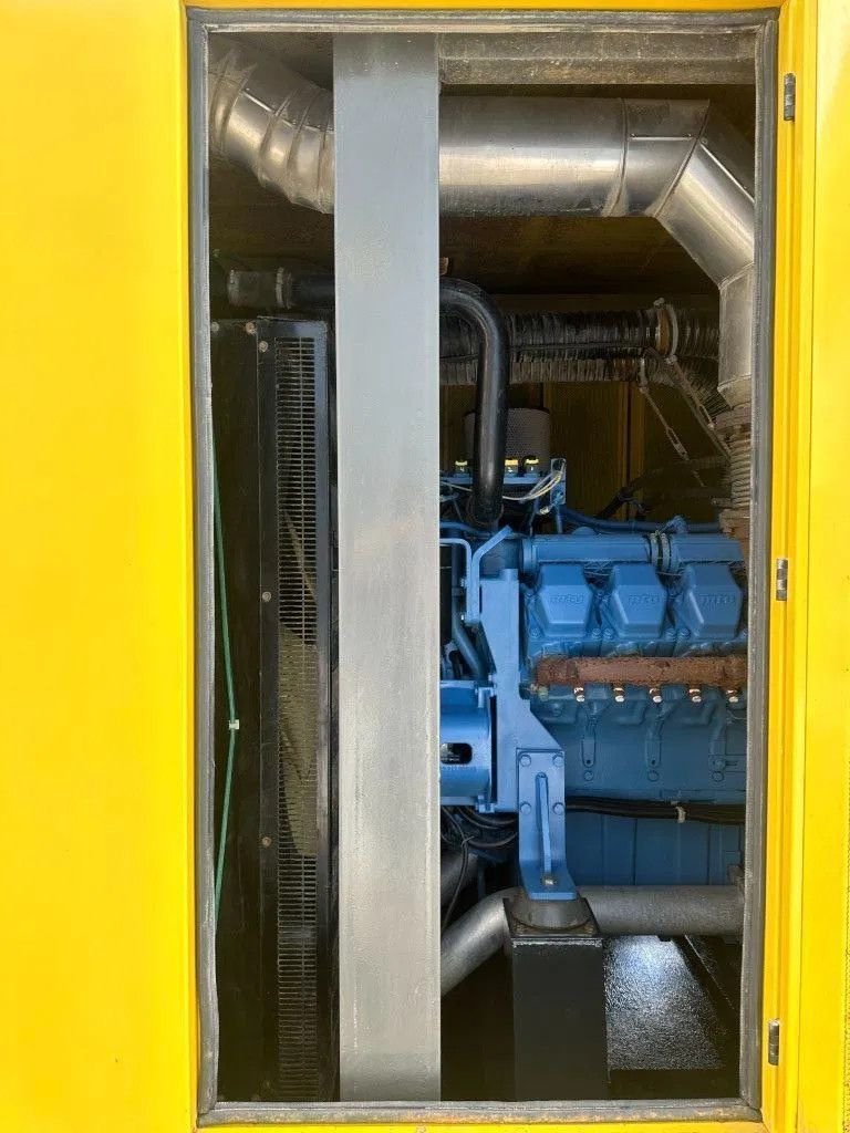 Notstromaggregat van het type Sonstige MTU 16V 2000 Leroy Somer 1125 kVA Silent generatorset, Gebrauchtmaschine in VEEN (Foto 9)