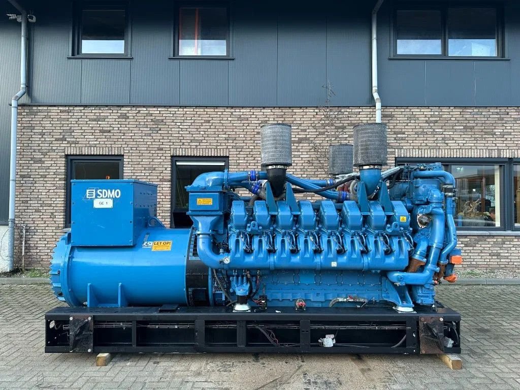 Notstromaggregat del tipo Sonstige MTU 16V 4000 G61 SDMO XS 2000 Leroy Somer 2000 kVA generatorset, Gebrauchtmaschine In VEEN (Immagine 9)