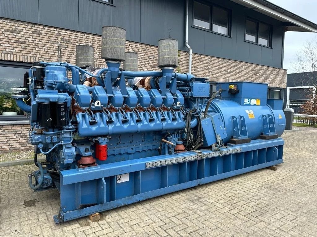 Notstromaggregat van het type Sonstige MTU 16V 4000 SDMO 2200 kVA generatorset 161 hours !, Gebrauchtmaschine in VEEN (Foto 5)