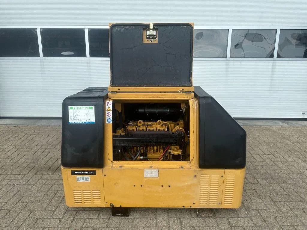 Notstromaggregat des Typs Sonstige Olympian Caterpillar 40 kVA Silent generatorset As New ! 61 uren met auto, Gebrauchtmaschine in VEEN (Bild 7)