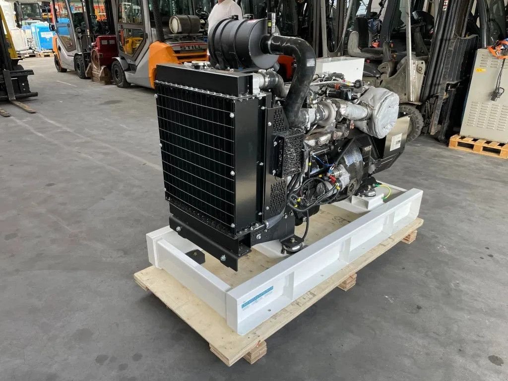 Notstromaggregat del tipo Sonstige Raywin 4F24TI00 Stage V 38 kVA New Generatorset Stage 5, Neumaschine In VEEN (Immagine 11)