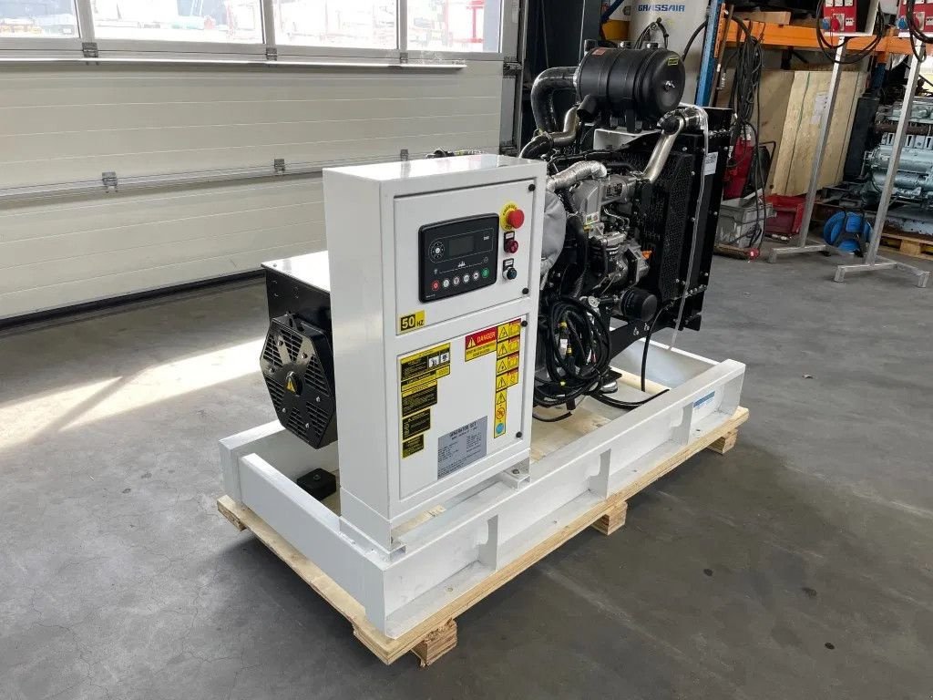 Notstromaggregat del tipo Sonstige Raywin 4F24TI00 Stage V 38 kVA New Generatorset Stage 5, Neumaschine In VEEN (Immagine 2)