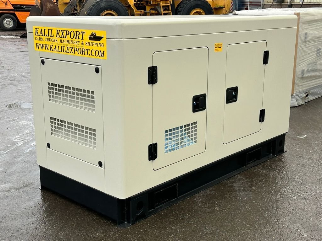 Notstromaggregat типа Sonstige Ricardo 30 KVA (24KW) Silent Generator 3 Phase 50HZ 400V New Unu, Neumaschine в 'S-Hertogenbosch (Фотография 4)