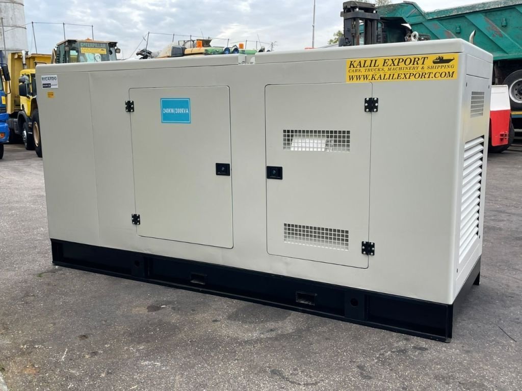 Notstromaggregat za tip Sonstige Ricardo 300KVA (240KW) Silent Generator 3 Phase ATS 50HZ 400V So, Neumaschine u 'S-Hertogenbosch (Slika 3)