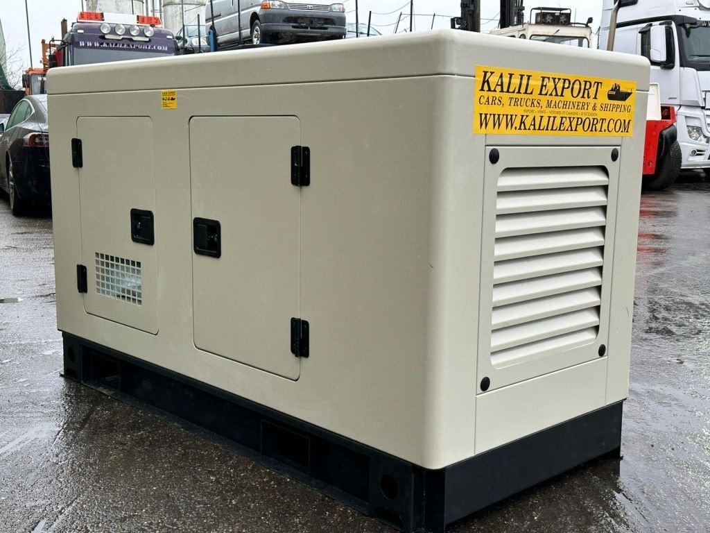 Notstromaggregat Türe ait Sonstige Ricardo 50 KVA (40KW) Silent Generator 3 Phase 50HZ 400V New Unu, Neumaschine içinde 'S-Hertogenbosch (resim 3)