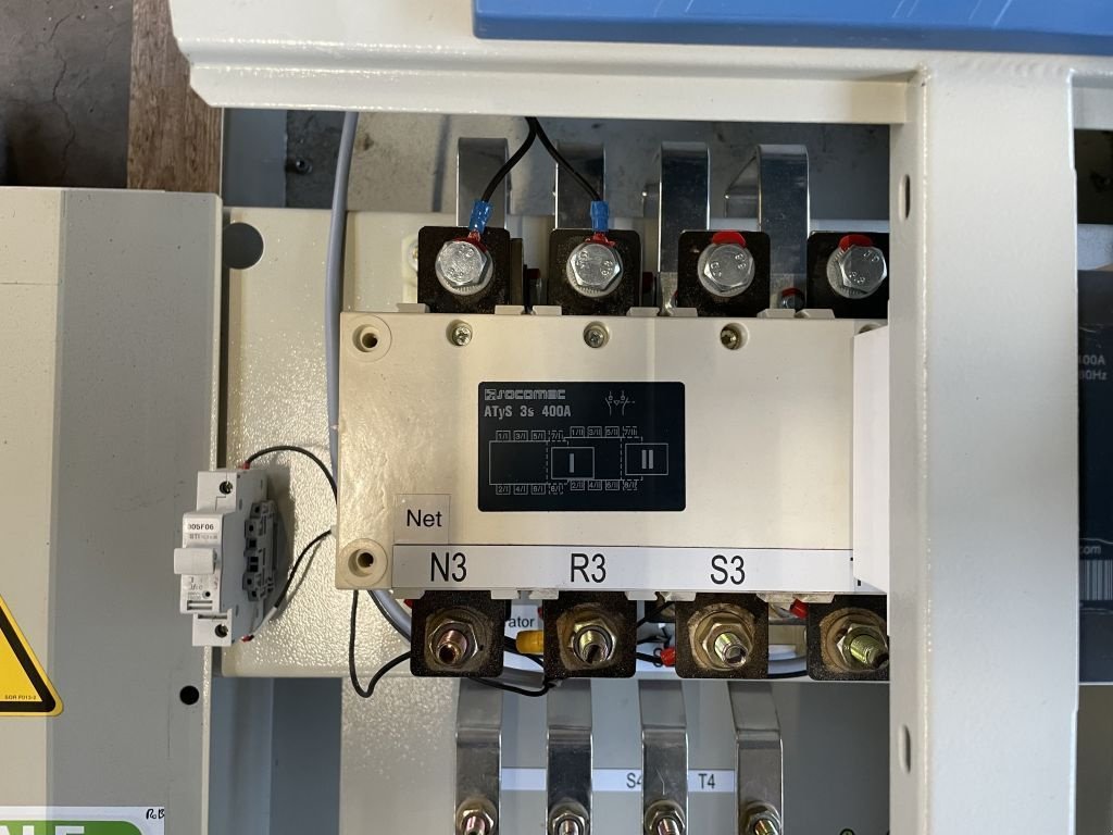 Notstromaggregat of the type Sonstige Socomec ATS Automatisch Netovername Paneel 400 Amp&egrave;re, Neumaschine in VEEN (Picture 5)