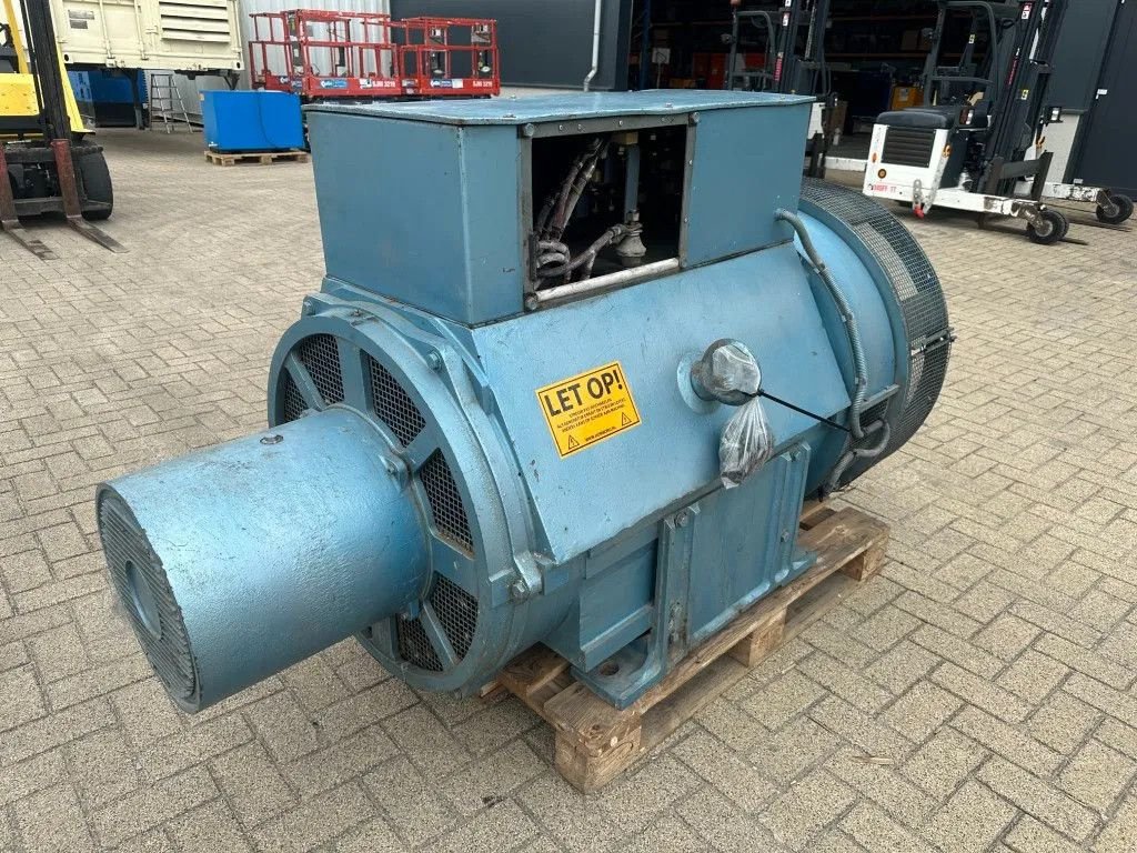 Notstromaggregat of the type Sonstige UNELEC 800 kVA generatordeel Alternator Unelec Ex Emergency Dubb, Gebrauchtmaschine in VEEN (Picture 8)