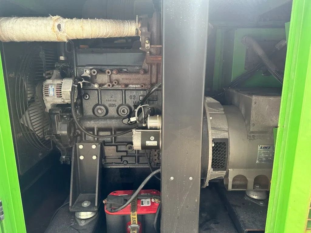 Notstromaggregat du type Yanmar 4TNV98T-ZGMF Mosa 45 kVA Silent Rental generatorset, Gebrauchtmaschine en VEEN (Photo 10)