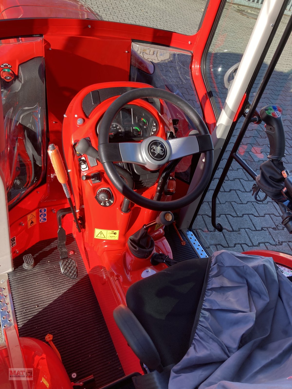 Obstbautraktor des Typs Antonio Carraro Tora TRX 5800, Neumaschine in Waldkraiburg (Bild 7)