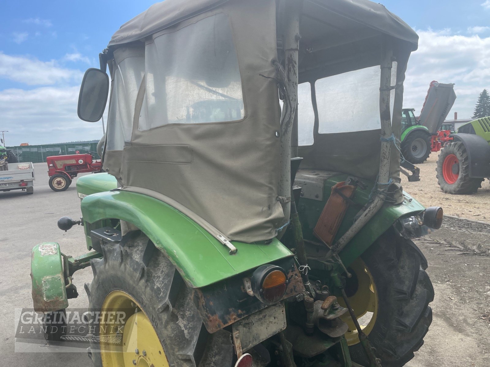 Obstbautraktor tip John Deere 820, Gebrauchtmaschine in Pfullendorf (Poză 5)