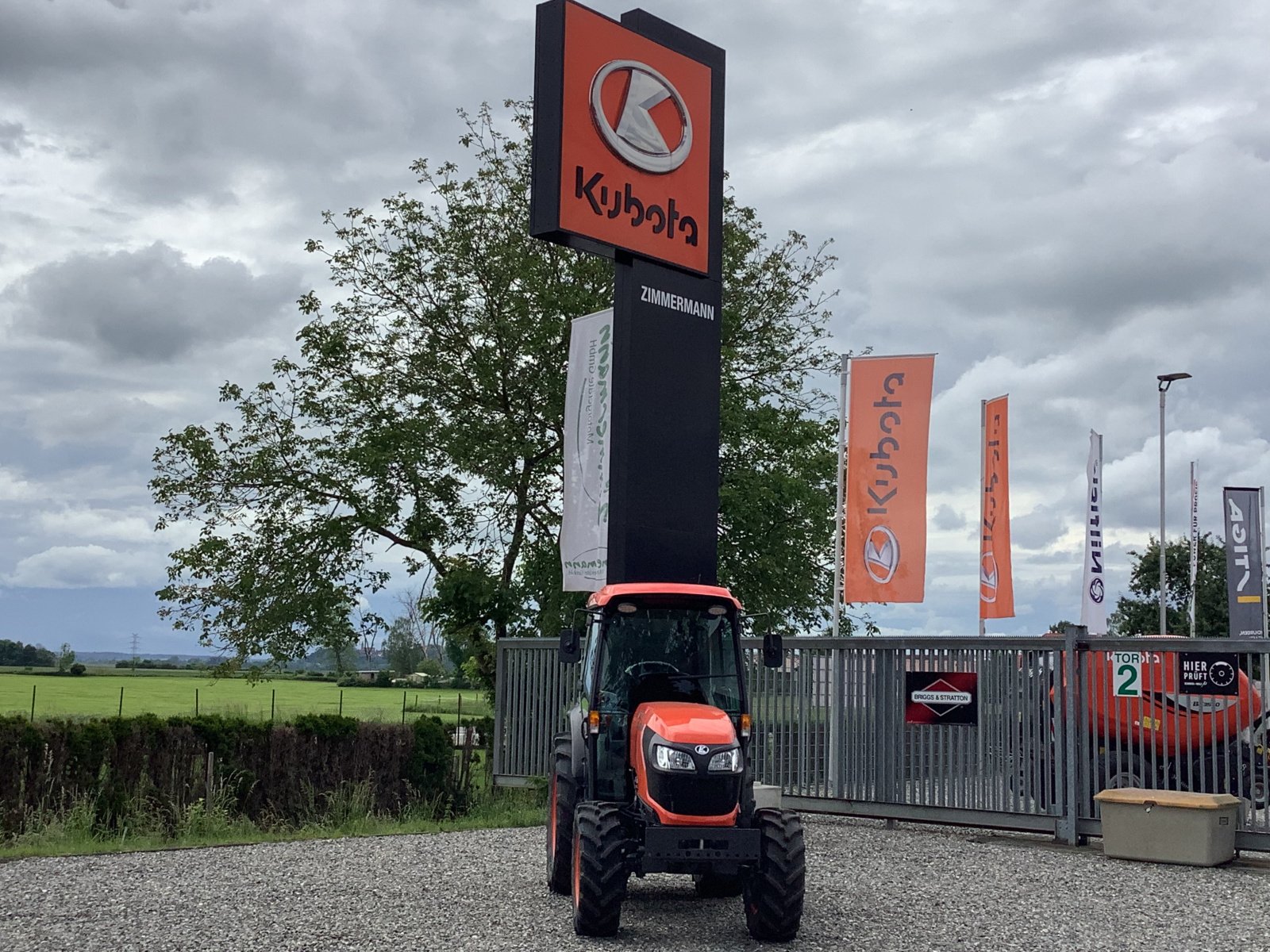 Obstbautraktor des Typs Kubota M5091 Narrow, Neumaschine in Ertingen (Bild 2)