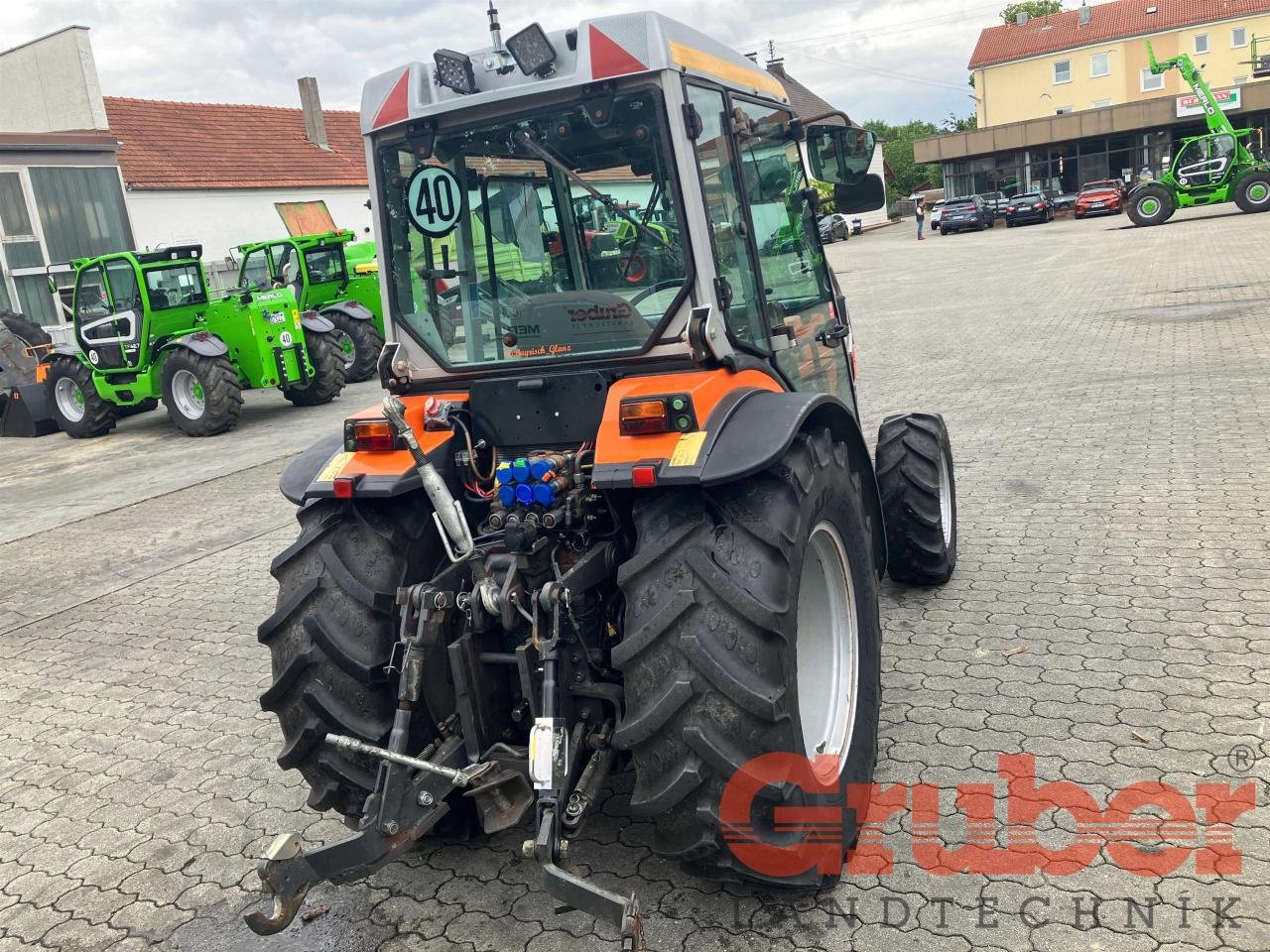 Obstbautraktor typu Massey Ferguson 274 V, Gebrauchtmaschine w Ampfing (Zdjęcie 4)