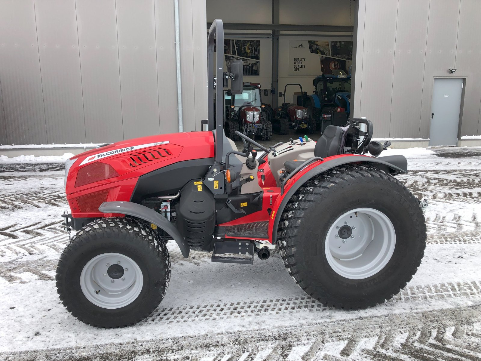 Obstbautraktor typu McCormick X2.055, Neumaschine w Burgoberbach (Zdjęcie 2)