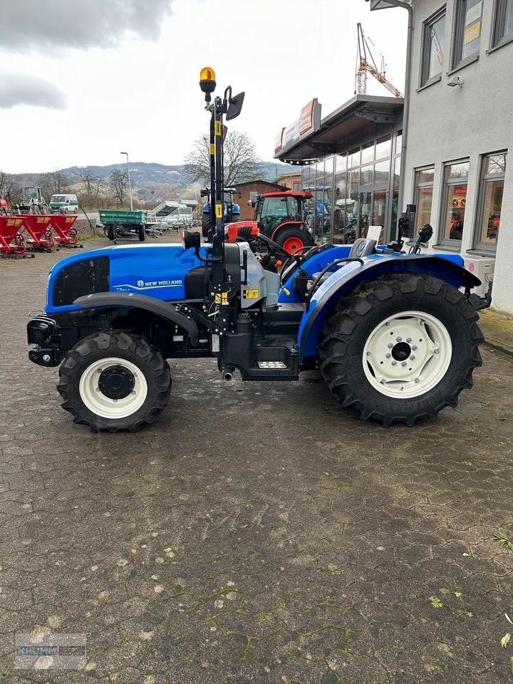 Obstbautraktor van het type New Holland T3.80LP, Neumaschine in Malterdingen (Foto 3)