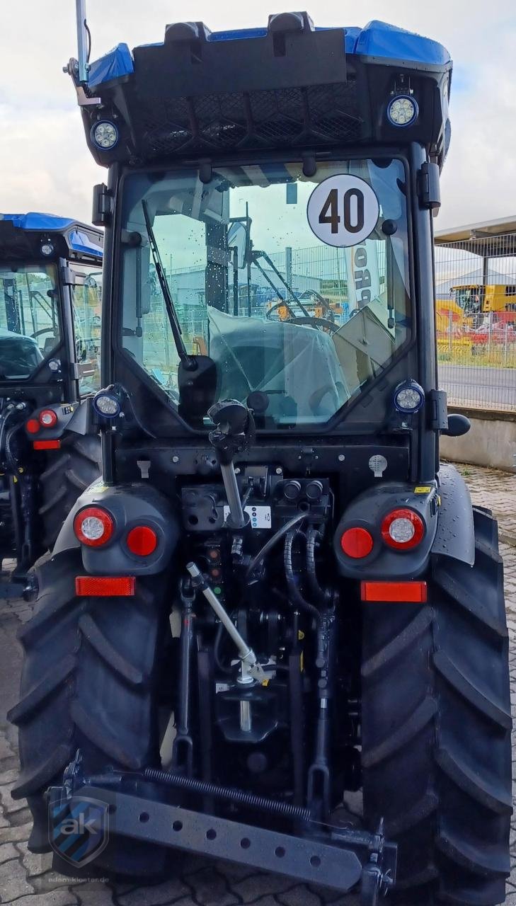 Obstbautraktor от тип New Holland T4.110VCABSTAGEV, Neumaschine в Mörstadt (Снимка 2)