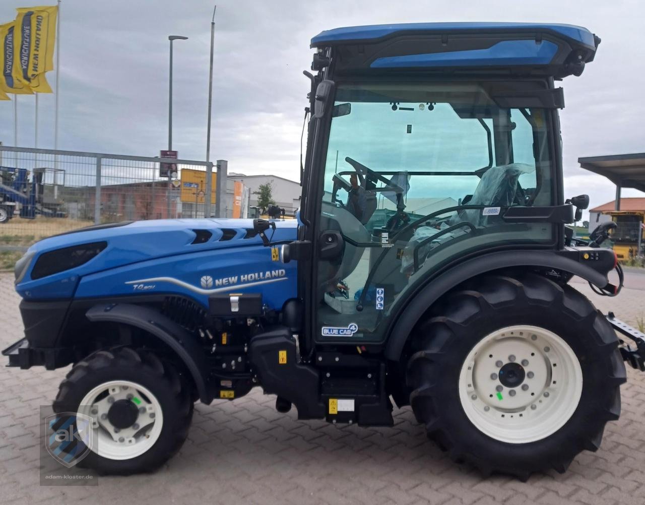 Obstbautraktor типа New Holland T4.80VCABST5, Neumaschine в Mörstadt (Фотография 2)