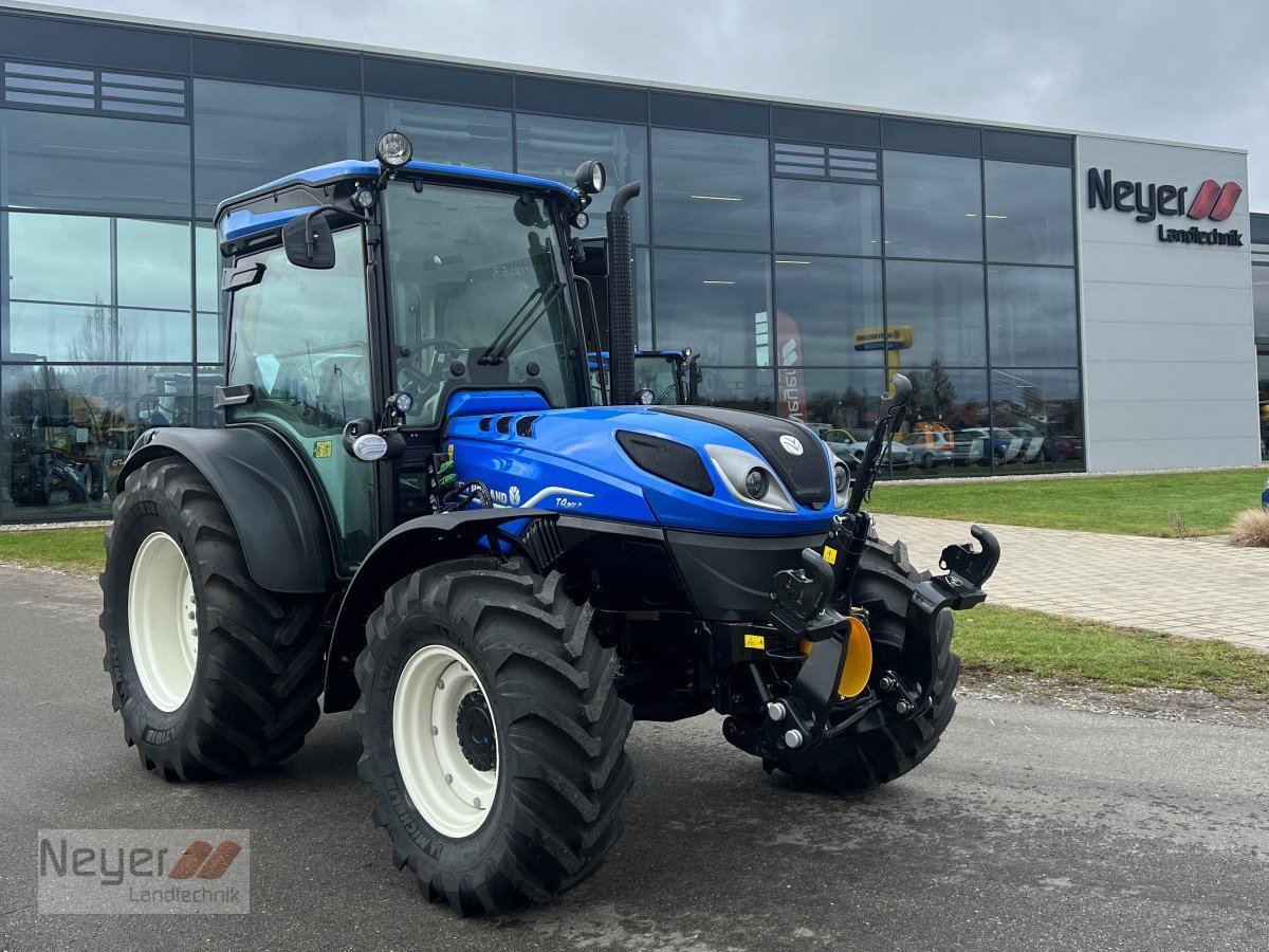 Obstbautraktor of the type New Holland T4.90 LP, Neumaschine in Bad Waldsee Mennisweiler (Picture 1)