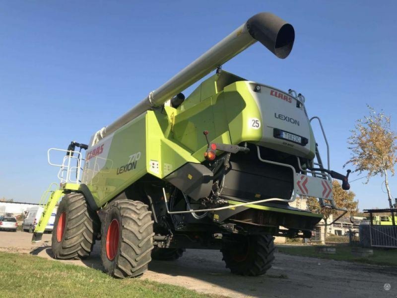 Oldtimer-Mähdrescher Türe ait CLAAS Lexion 770, Neumaschine içinde Рівне (resim 1)