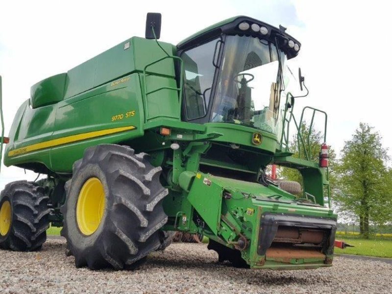 Oldtimer-Mähdrescher del tipo John Deere 9770 STS, Neumaschine In Путрівка (Immagine 1)