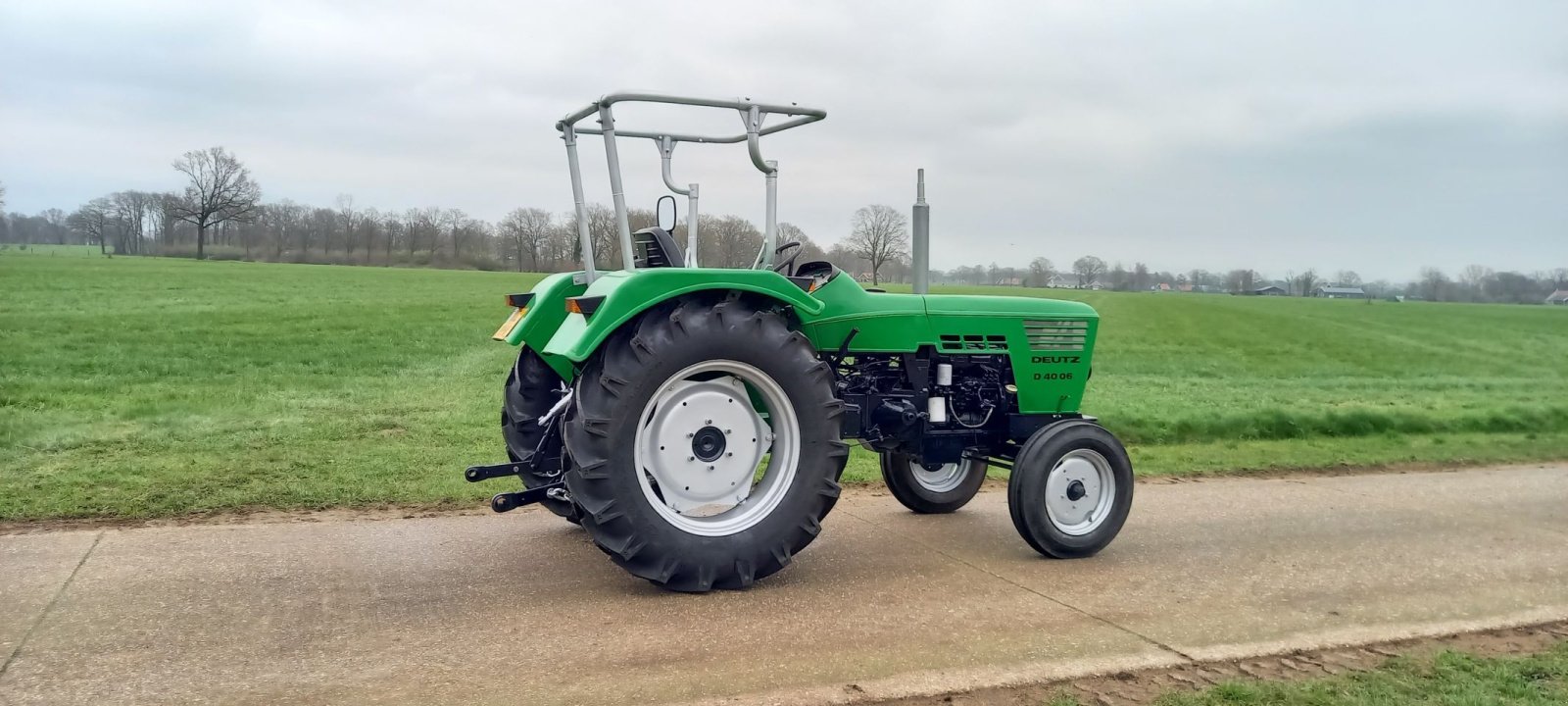 Oldtimer-Traktor of the type Deutz 4006, Gebrauchtmaschine in Fleringen (Picture 10)