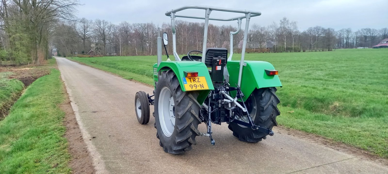 Oldtimer-Traktor of the type Deutz 4006, Gebrauchtmaschine in Fleringen (Picture 3)