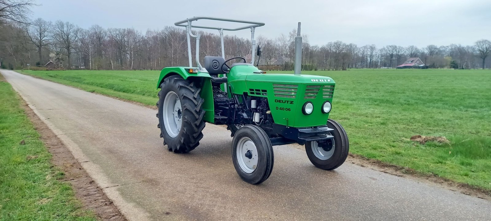 Oldtimer-Traktor of the type Deutz 4006, Gebrauchtmaschine in Fleringen (Picture 2)