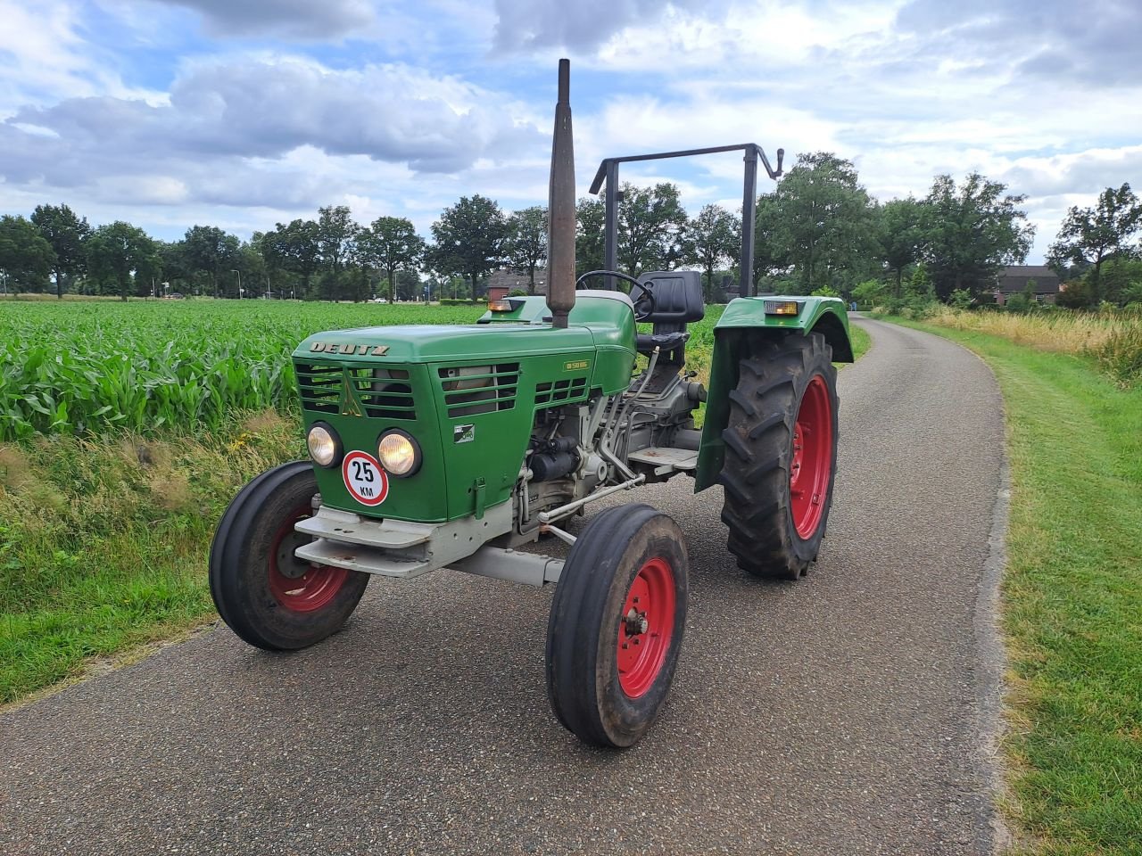Oldtimer-Traktor of the type Deutz 5006, Gebrauchtmaschine in Wierden (Picture 2)