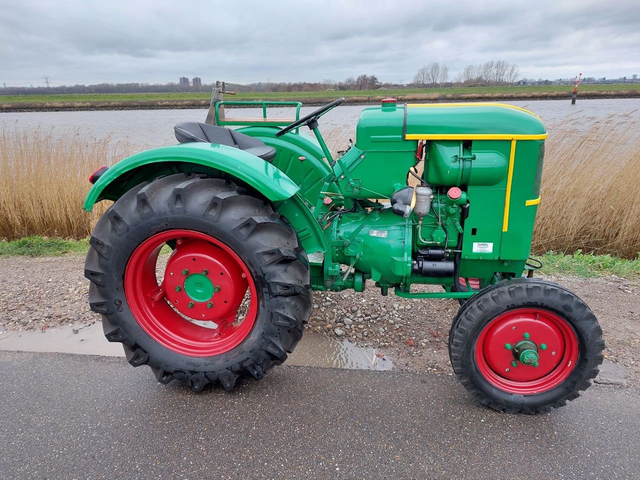 Oldtimer-Traktor van het type Deutz F1L514, Gebrauchtmaschine in Ouderkerk aan den IJssel (Foto 4)