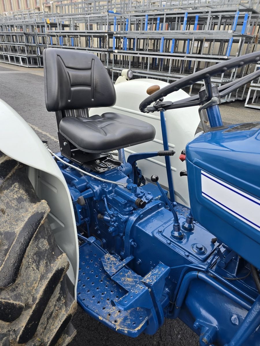 Oldtimer-Traktor van het type Ford 3000, Gebrauchtmaschine in Gabersdorf (Foto 10)