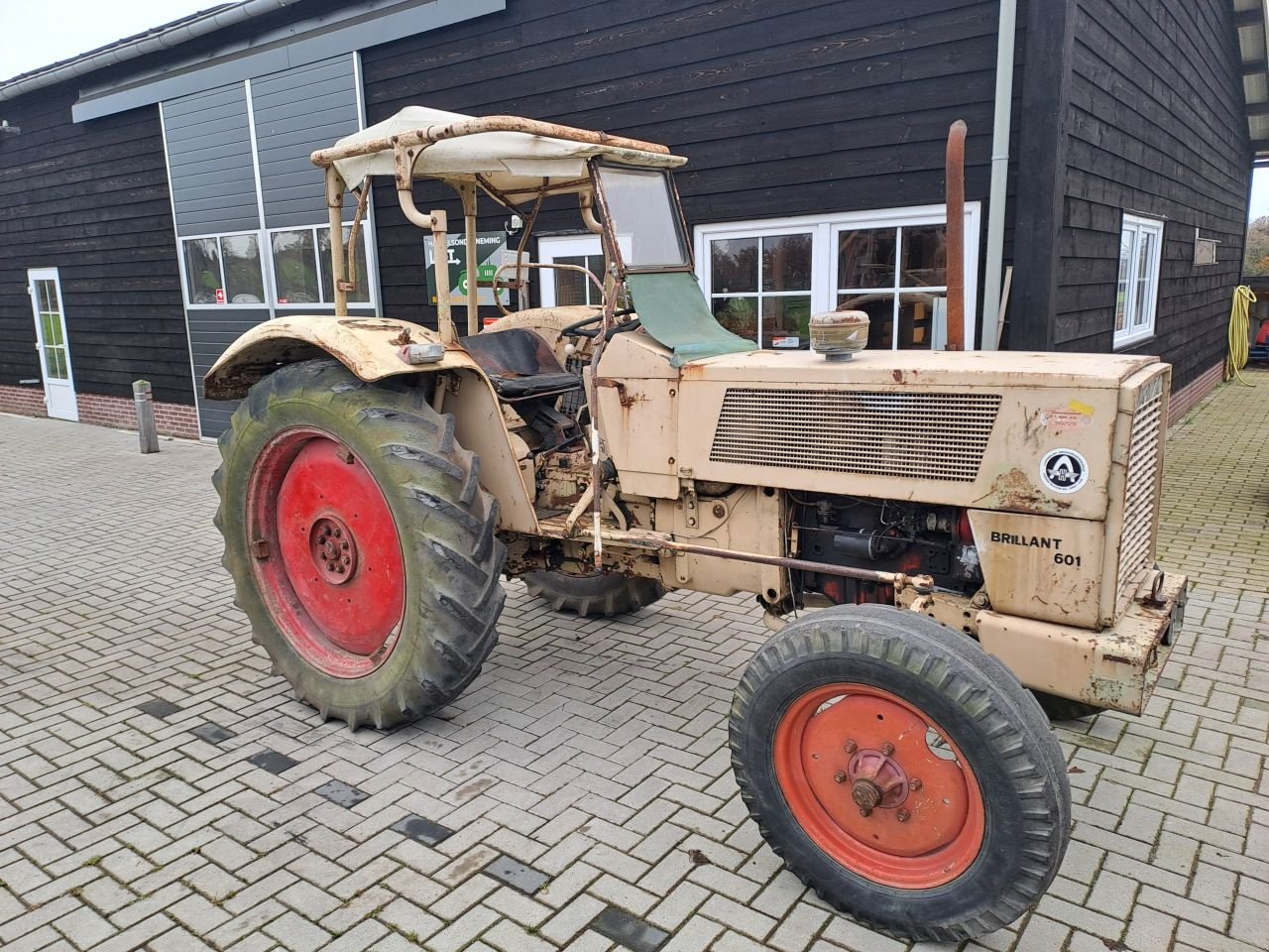 Oldtimer-Traktor du type Hanomag Brillant 601, Gebrauchtmaschine en Wierden (Photo 8)